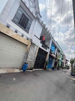 chính chủ bán nhà 1 trệt 1 lầu ngã ba cây Điệp hẻm 5 m thông giá 2,8ty