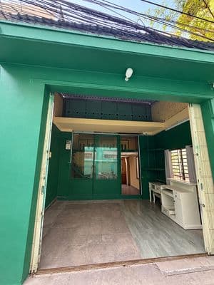 Nhà ở và kinh doanh hẽm 3 gác lê văn sỹ-q3