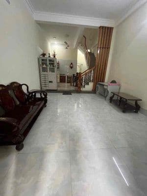 Nhà mt nguyễn thị hồng cho thuê 12 tr