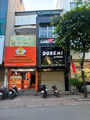 Nhà mặt phố Nguyễn Khang , Dt 40m2 x 3 tầng kinh doanh mọi loại hình