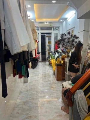 Cho Thuê Nhà còn mới lắm Hem 136 Nguyễn Thị Tần, DT 3x13. giá 12tr