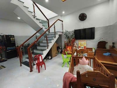 Bán nhà 2 tầng đẹp kiệt trần nhật duật - 3pn, 2wc - giá 4.8 tỷ
