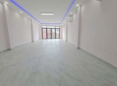 Cho thuê nhà 5x22(trệt+lửng+2lầu+st) thang máy+full máy lạnh sàn trống