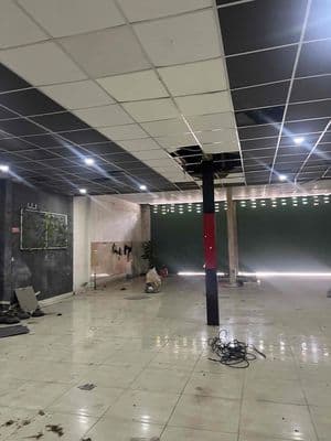 Cho thuê mặt tiền Lê Văn Việt, Siêu Vip giá tốt hiếm có 10x33.