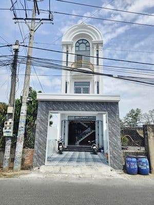 Nhà Hoàn Công MT Đường Đông Minh, gần Nhà Thờ, Big C Go, SVĐ Dĩ An