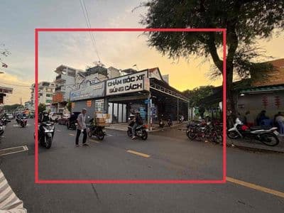 Cho Thuê Góc 2MT Ngang 15m Ngay Ngã 4 Thủ Đức