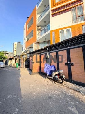 Nhà cấp 4 - xe hơi đậu trước nhà - sát đặng văn bi - gần các trường đh