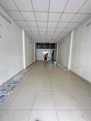 cho thuê nhà hẻm 10m thoại ngọc hầu tân phú. DT: 4m x 20m trệt lững
