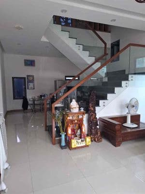 Nhà 3 mê đúc chính chủ ở bán nhà đường chính hữu