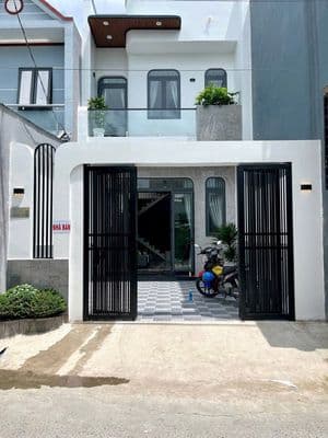 Việt kiều Mỹ xây nhà chưa kịp ở bán gấp căn nhà lầu ngay Bình Hoà