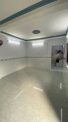 Cho Thuê Tầng Trệt Nhà Nguyên Căn, Hẻm Thông, Xe 16c Đậu Trước Nhà