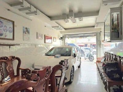 Cho thuê nhà mặt tiền QL1A, P. Hố Nai, Biên Hòa, 220m2