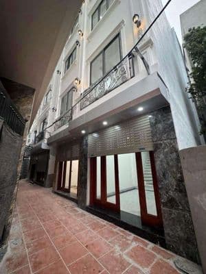 hơn 7 tỷ - TT Cầu Giấy lô góc 2 thoáng 35m2 x 4 tầng dân xây, cực hiếm