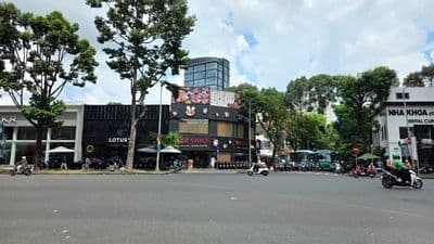 Góc Ngã Tư Trần Hưng Đạo Yersin Ngang 10m 300m2 Vòng Xoay Bến Thành