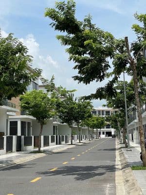 Bán biệt thụ 10 x 24m khu T& T Long Hậu, long Anh.