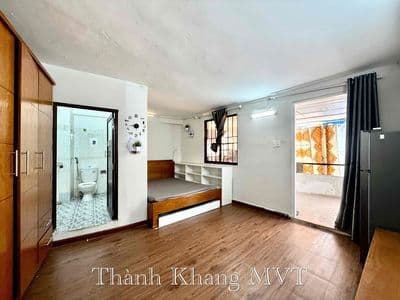 Cho Thuê Căn Hộ Ban Công Lớn Full NT Rộng 30m2 Ngay ĐH Kinh Tế UeH