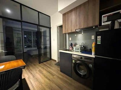 Studio - full nội thất - tách bếp - mới xây - ngay công viên làng hoa