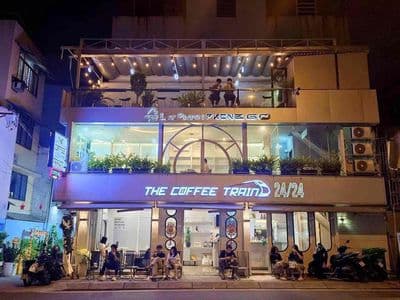Nhà 2 mặt tiền view bờ kè - đường trường sa quận 3