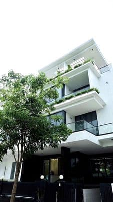 Nhà cho thuê mặt tiền mới xây 31A Hoàng Hoa Thám