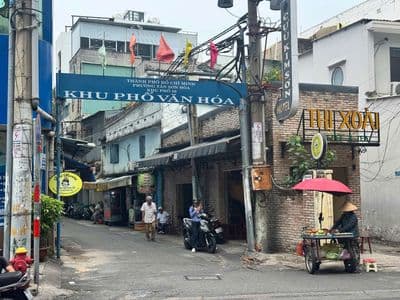 Cho thuê nhà mặt tiền cạnh bệnh viện mở nhà thuốc, mini shop tạp hóa.