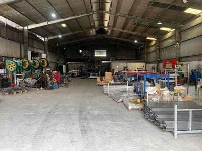 Kho xưởng giá tốt ( 550m2 ) ao đôi