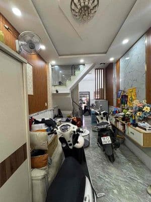 Nhà sạch sẽ,2pn, 2wc thống nhất gần lotte