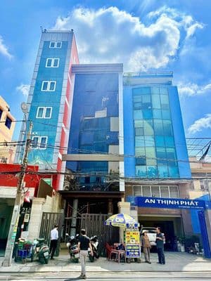 Cho thuê mặt tiền đường Lê quang định BT:7x32m-6Lầu:Giá: 80tr