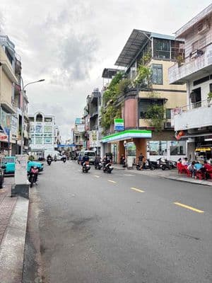 Mặt Tiền Phú Nhuận – Huỳnh Văn Bánh, 4 Tầng Thang Máy, Ngang 5m