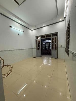 Nhà nguyên căn - 5 x 20 = 100m2 , 2 phòng ngủ