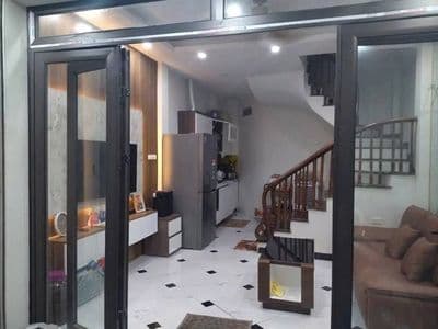 Cho thuê nhà 35m2, 5 tầng, full nội thất, Ngõ Quỳnh