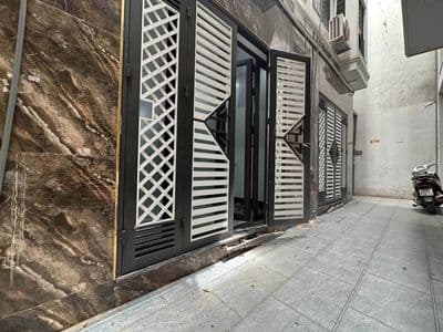 Nhà Hoàng Quốc Việt, 36m2, 5 tầng, full nội thất