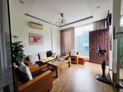 Bán nhà 5 tầng Trần Quốc Hoàn Cầu Giấy 40m2 giá 16.8 tỷ