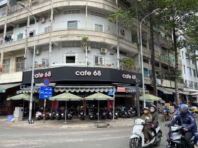 Cho thuê MB GÓC 2MT 68 Hùng Vương - Sư Vạn Hạnh - đối diện BV 30/4