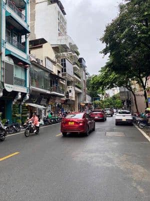 Bán Tòa Building Mặt Phố Triệu Việt Vương, Hai Bà Trưng, 170m2, Kinh D