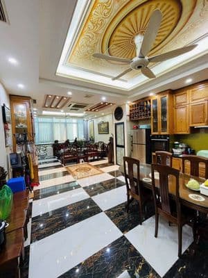 Bán nhà Lạc Long Quân, Tây Hồ, 80m2, 6 tầng, nội thất cổ điển
