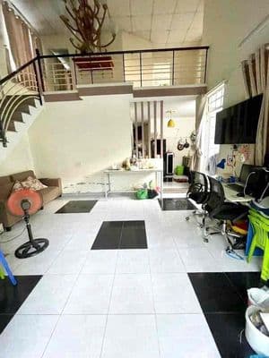 Nhà gác lửng 2 mặt kiệt Nguyễn Chánh, giá hạt dẻ 2 tỷ 600 tl