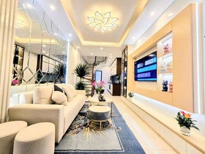Giáp Nhị- 15 triệu- 5 tầng 3 ngủ- 10m ra ô tô