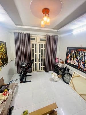 Bán nhà 2 mặt hẻm xe hơi - 4 16- ngay chợ tân trụ- phường 15- tân bình
