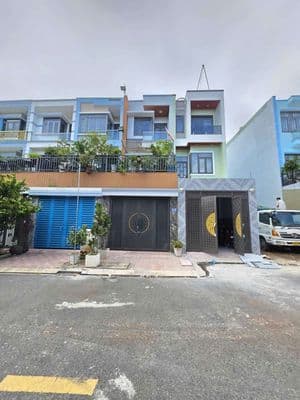 nhà kdc gần ngã Tư Chiêu phường Tân Đông Hiệp Tp Dĩ An