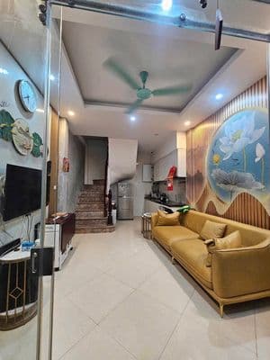 Cho thuê nhà 25m² Hoàng Mai, 5 tầng, 3PN, ô tô đỗ cửa