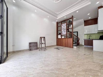 Cho thuê nhà nguyên căn Vĩnh Hưng, 5 tầng, 10.5tr