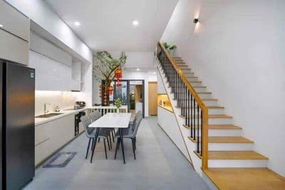Nhà 3 tầng hướng Đông Nam tại Hoà Xuân