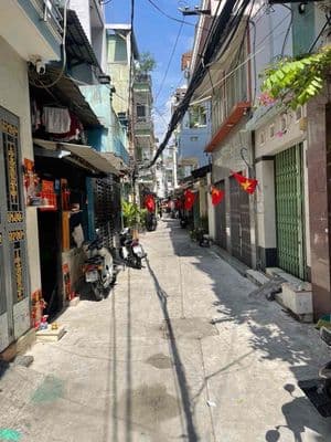 NHÀ 30m, 2 tầng, đường Nguyễn Tiểu La, 5.5 tỷ