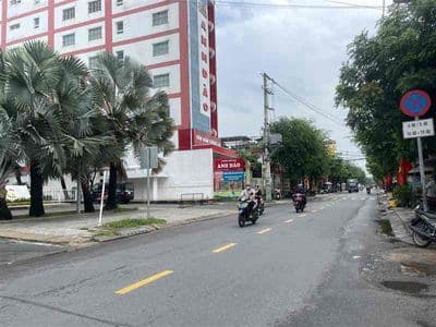 BÁN 2631m - mặt tiền đường NGUYỄN VĂN QUÁ, 260 tỷ