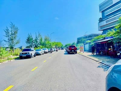 Hạ giá lô 168m2 đường lớn 27m, trục kinh doanh, cổng chợ Điện Ngọc
