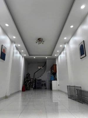 Cho thuê nhà ngõ Quan Thổ 3, Đống Đa, 30m2 x 5 tầng, full đồ