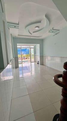 cho thuê nhà gần bà điểm 5 dt 4*14-2pn -2wc, hẻm xe hơi tới nhà