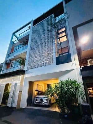 Nhà đẹp 1 trệt 2 lầu 1 tum Thủ Đức, 8 tỷ