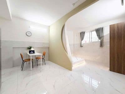 Studio cửa sổ trời tách bếp full nội thất ngay đh văn lang