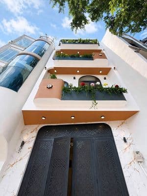 Nhà Mặt Tiền Trường Sa, Q.3, 4.5x7m, 5 Tầng, Full Nội Thất